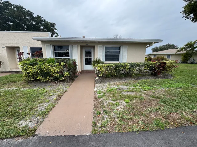 $2,000 | 8892 Bella Vista Drive, Unit 333, Boca Raton, FL 33433