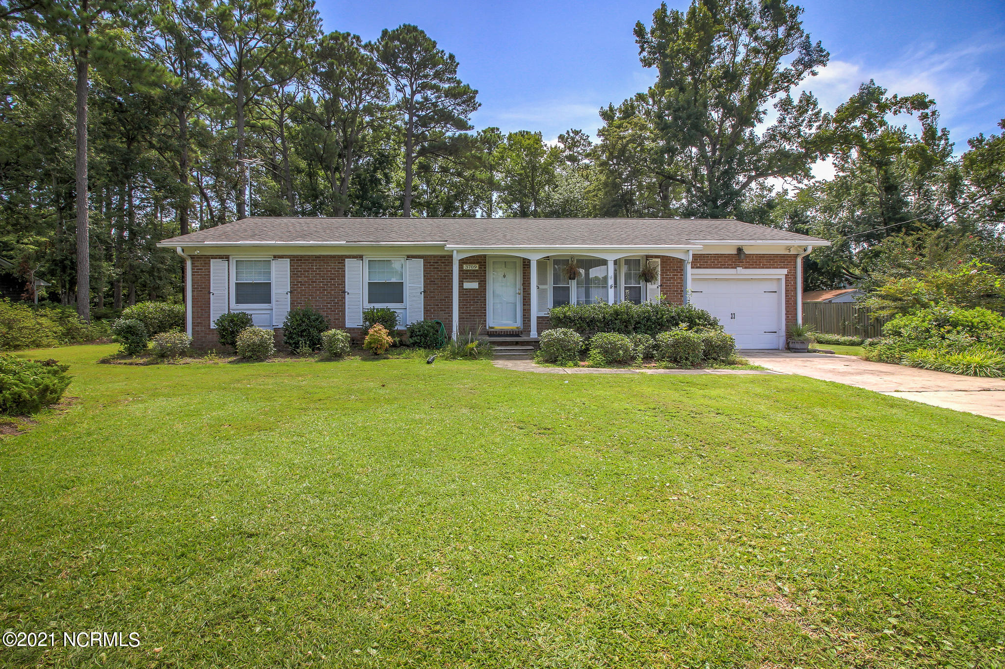 3709 Country Club Road Morehead City, NC 28557 - Photo 1 of 13 3709 Country Club Road