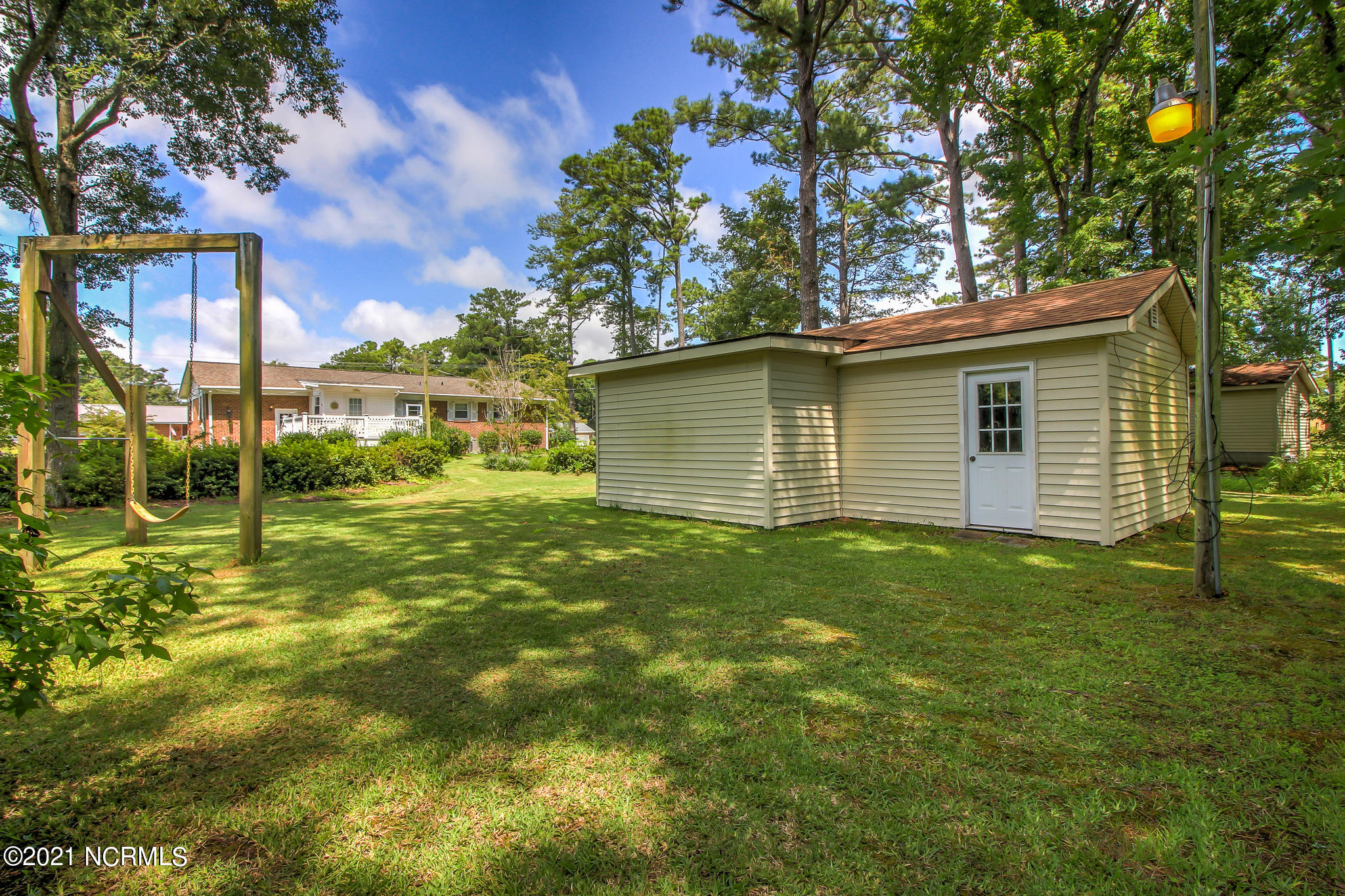 3709 Country Club Road Morehead City, NC 28557 - Photo 8 of 13 Back