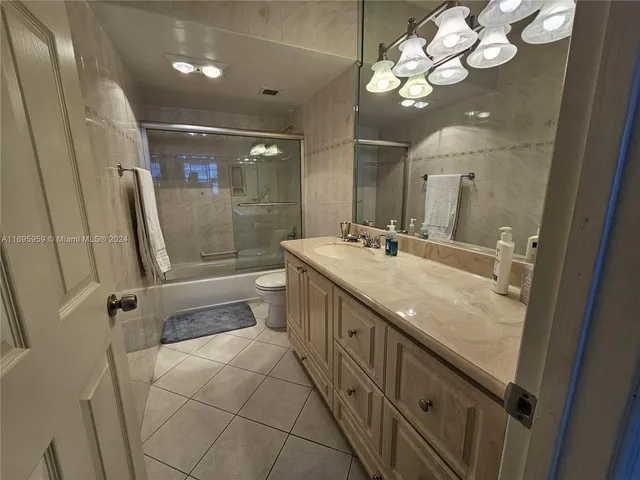 $3,200 | 1980 South Ocean Drive, Unit 6J, Hallandale Beach, FL 33009