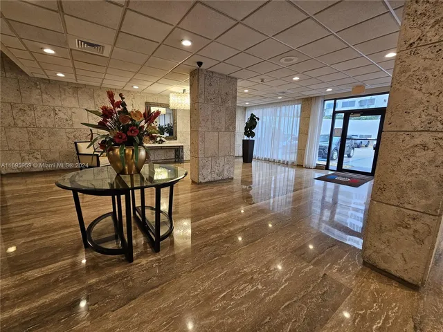 $3,200 | 1980 South Ocean Drive, Unit 6J, Hallandale Beach, FL 33009