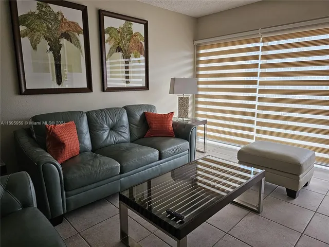 $3,200 | 1980 South Ocean Drive, Unit 6J, Hallandale Beach, FL 33009