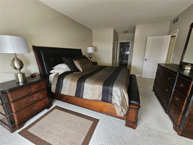 $3,200 | 1980 South Ocean Drive, Unit 6J, Hallandale Beach, FL 33009