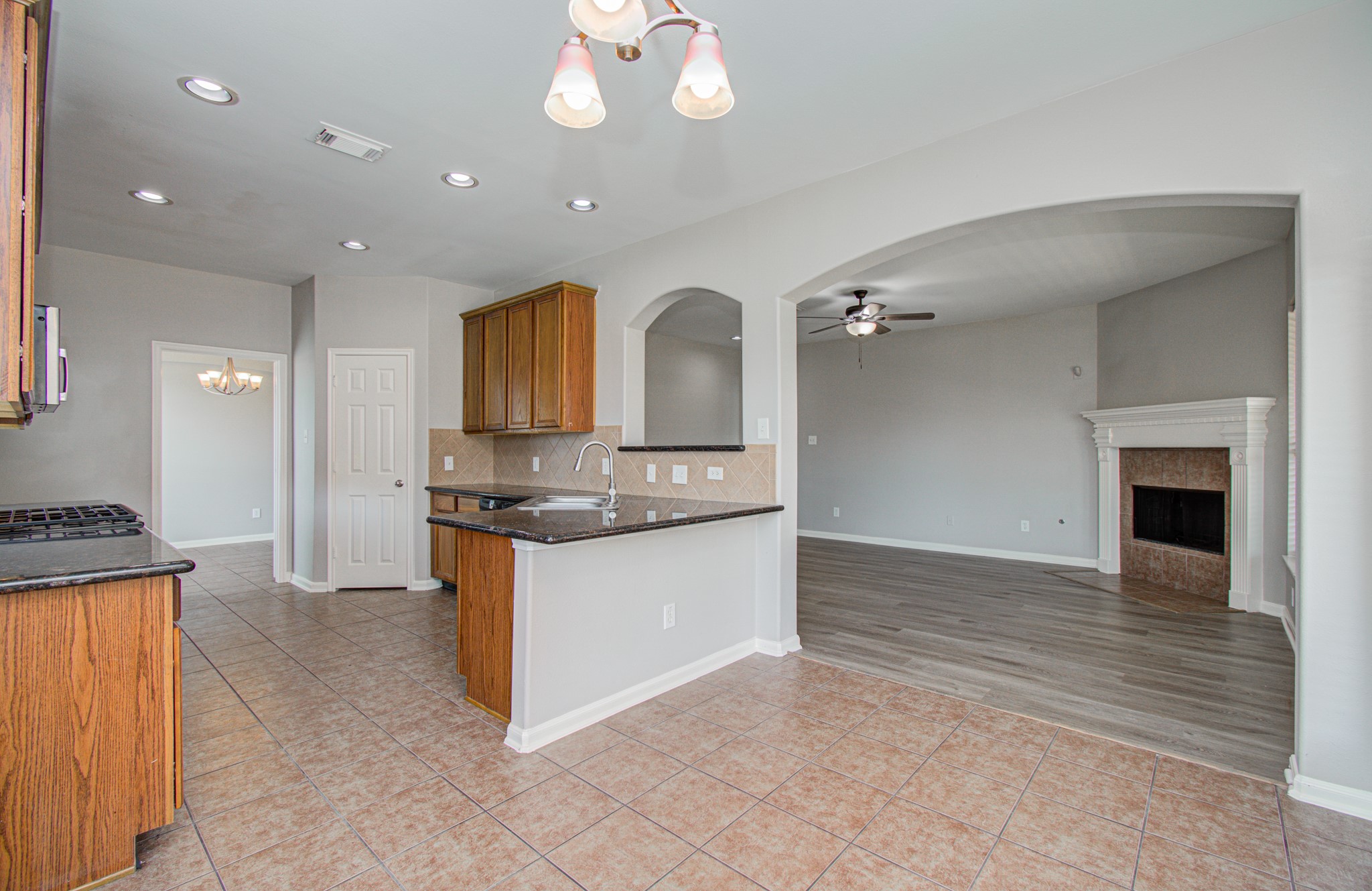 6715 Starcroft Court Spring, TX 77379 - Photo 17 of 45 Gallery Image 17