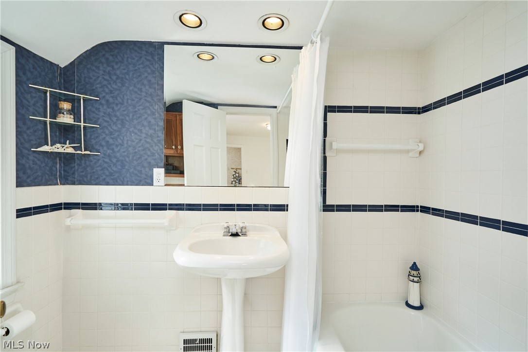 2345 Chatham Road Akron, OH 44313 - Photo 27 of 37 Gallery Image 27