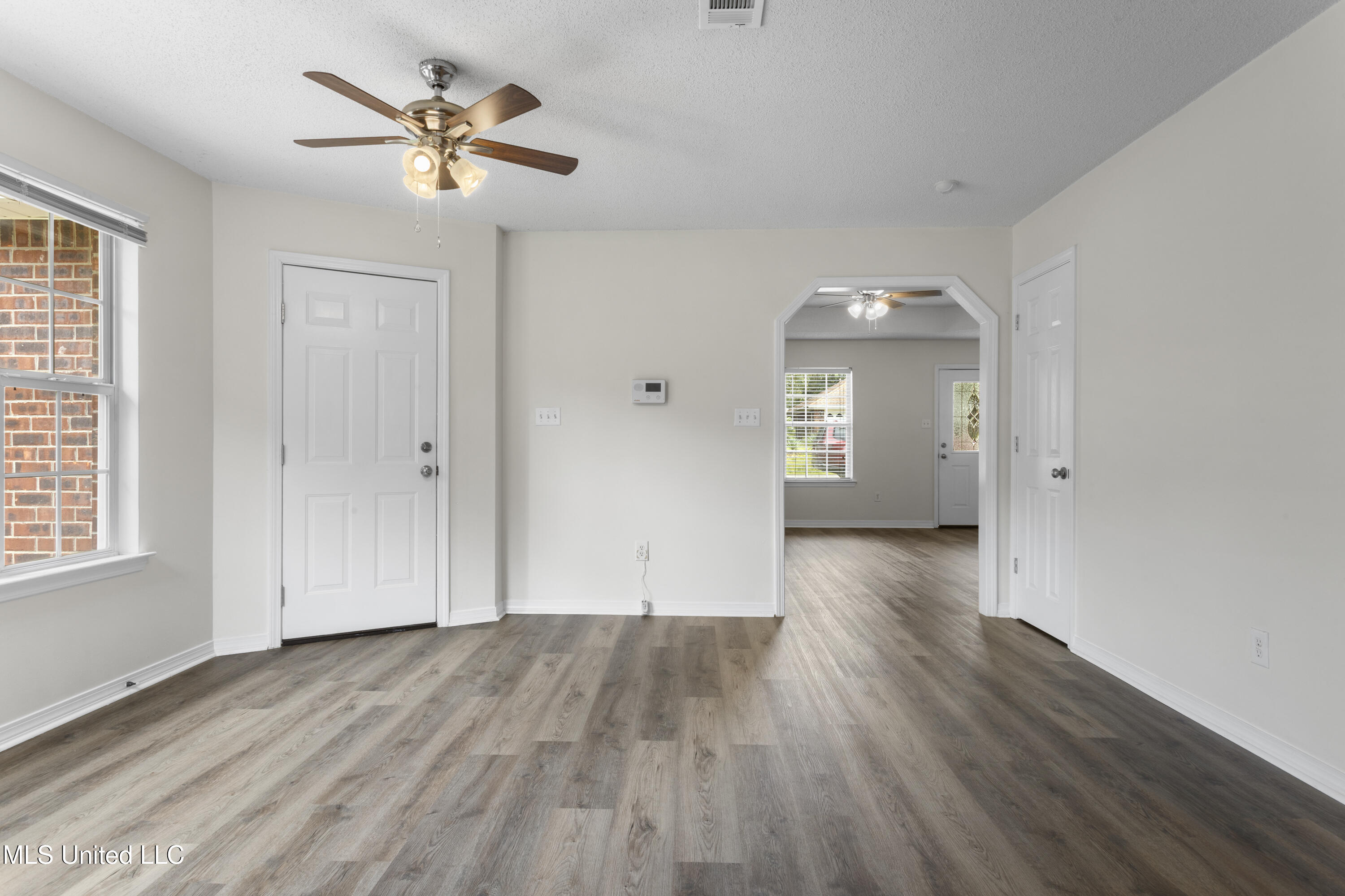 8909 Mermaid Avenue Ocean Springs, MS 39564 - Photo 14 of 24 014