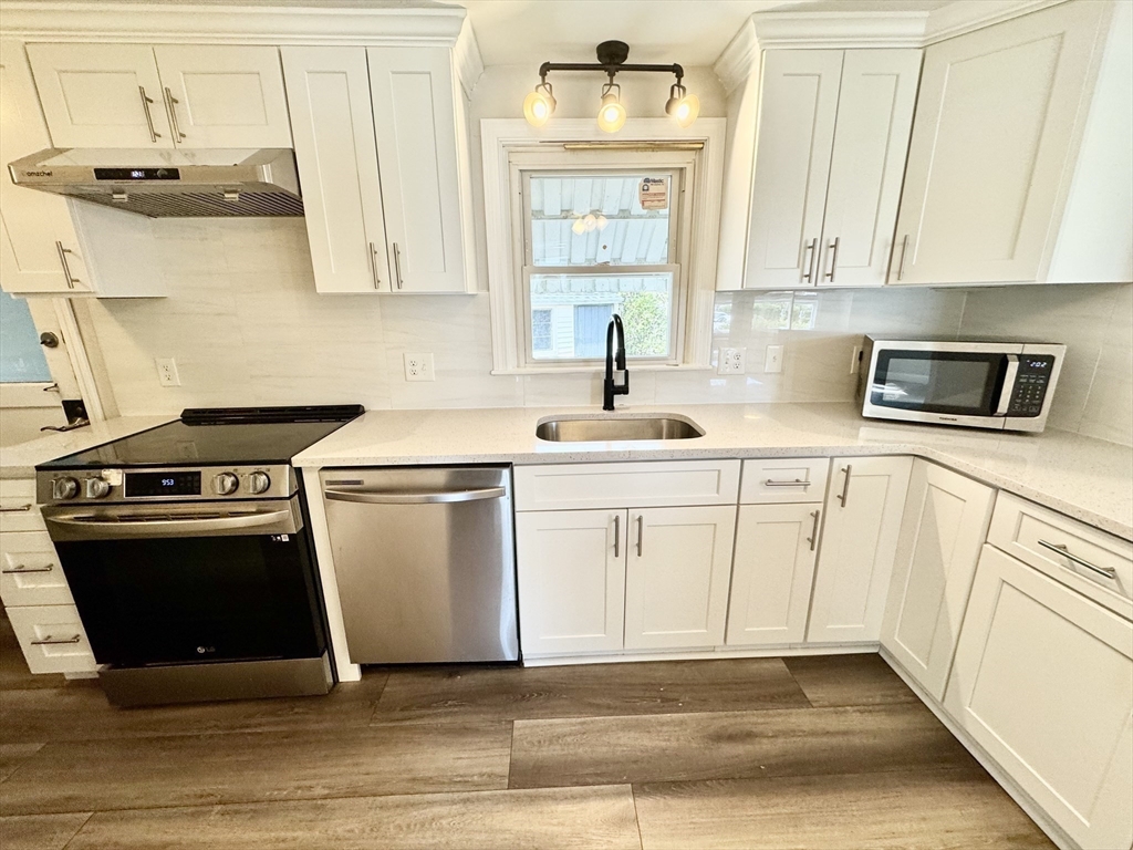 295 Kingsley Road, Unit SING FAMILY Hull, MA 02045 - Photo 7 of 33