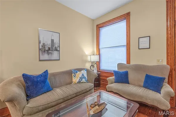 $1,895 | 3868 Shaw Boulevard, St. Louis, MO 63110