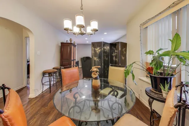 $215,000 | 2641 West Fitch Avenue, Unit 2, Chicago, IL 60645