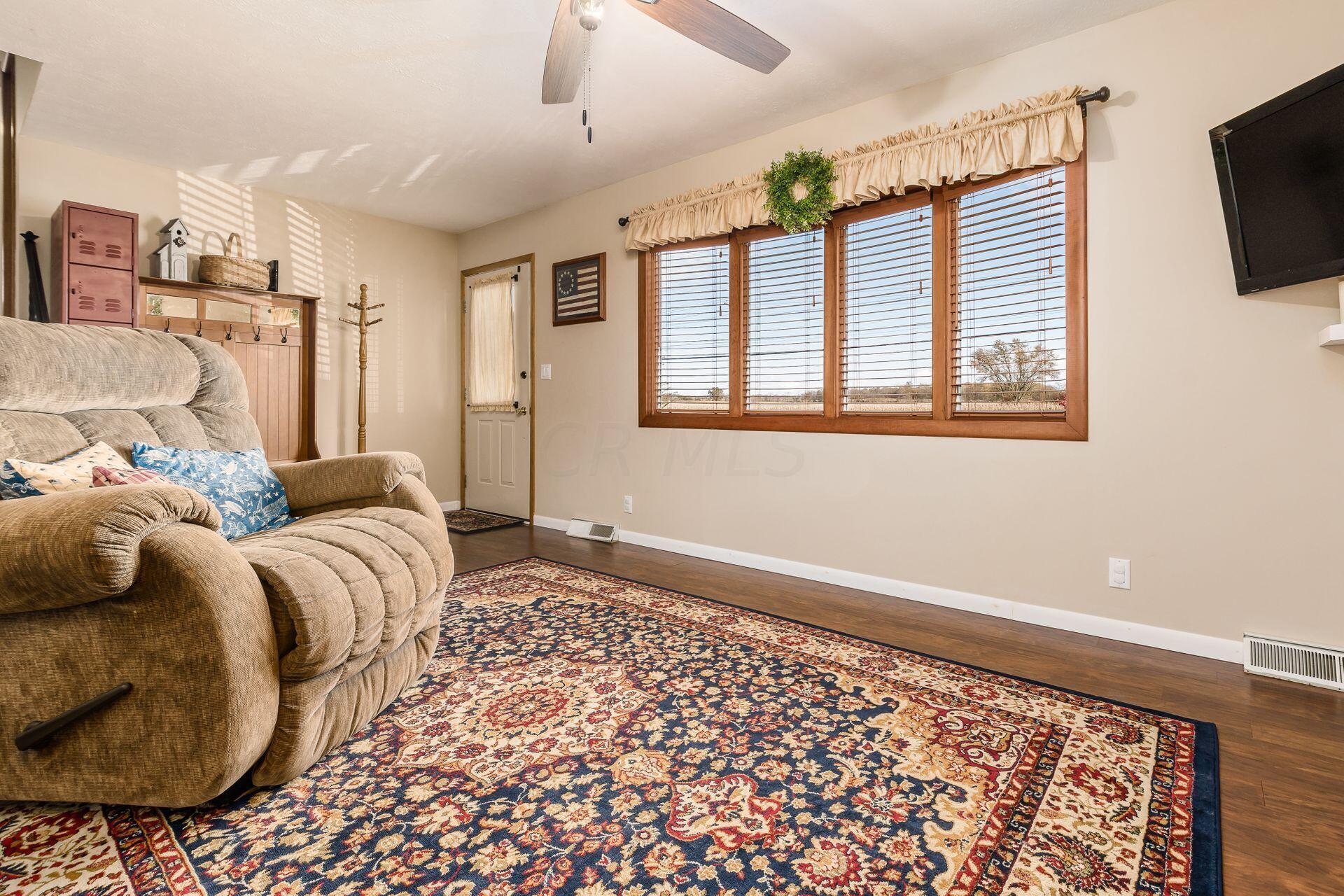 2597 Ryan Road Newark, OH 43056 - Photo 18 of 57 Living Room