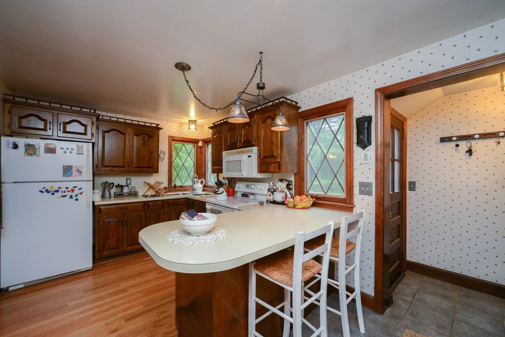 484 South Bolton Road Bolton, MA 01740 - Photo 7 of 30 Gallery Image 7