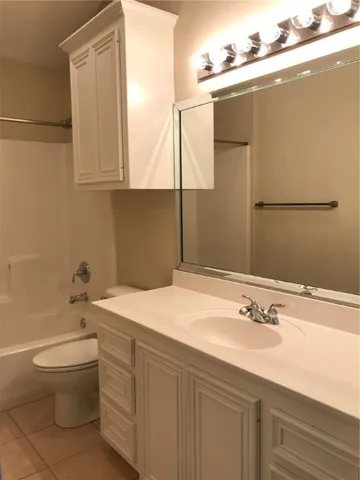 $1,900 | 5642 Lipes Boulevard, Unit 13, Corpus Christi, TX 78414