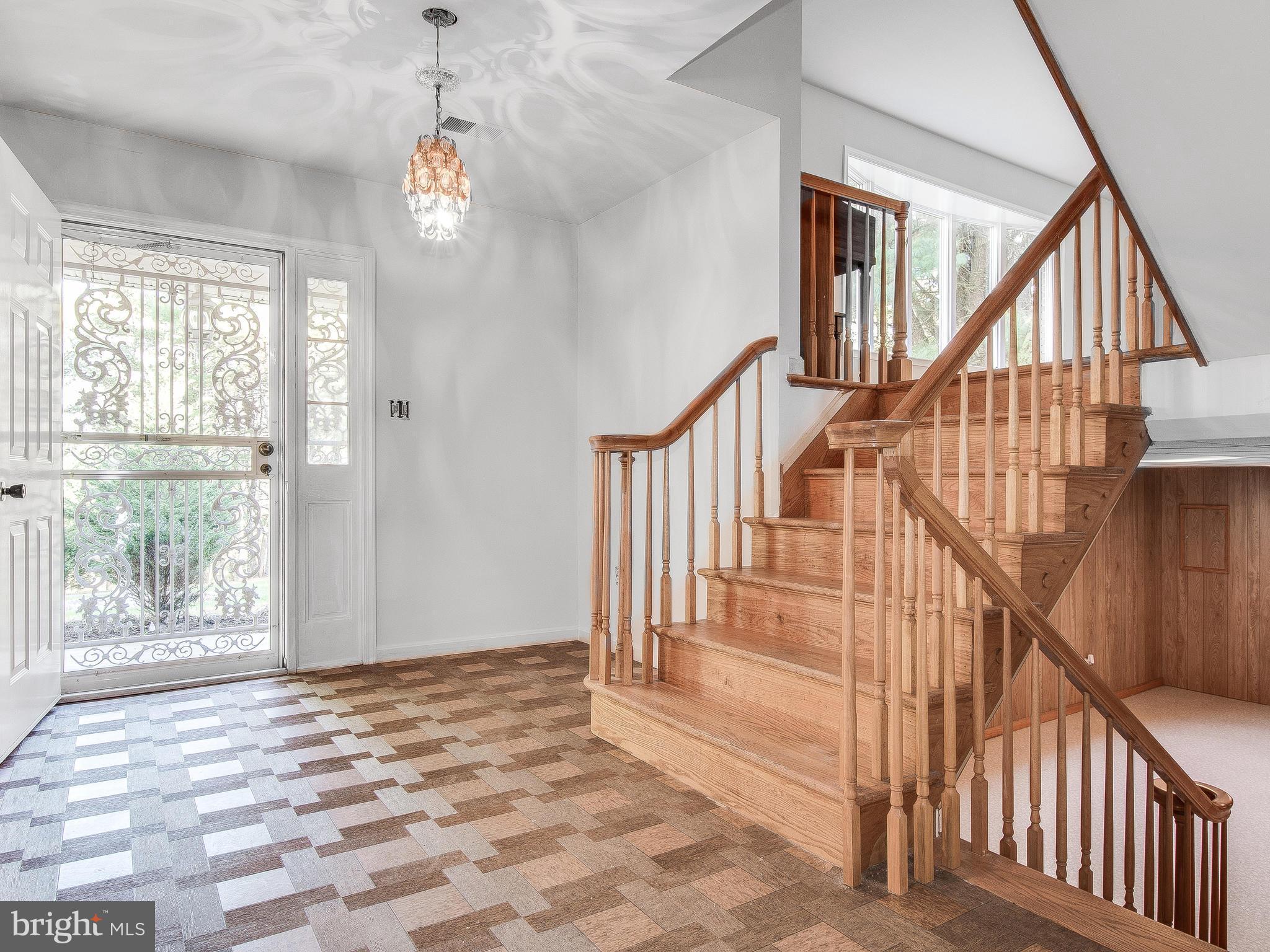 3820 Nicholson Road Westminster, MD 21157 - Photo 3 of 25 Large & bright foyer