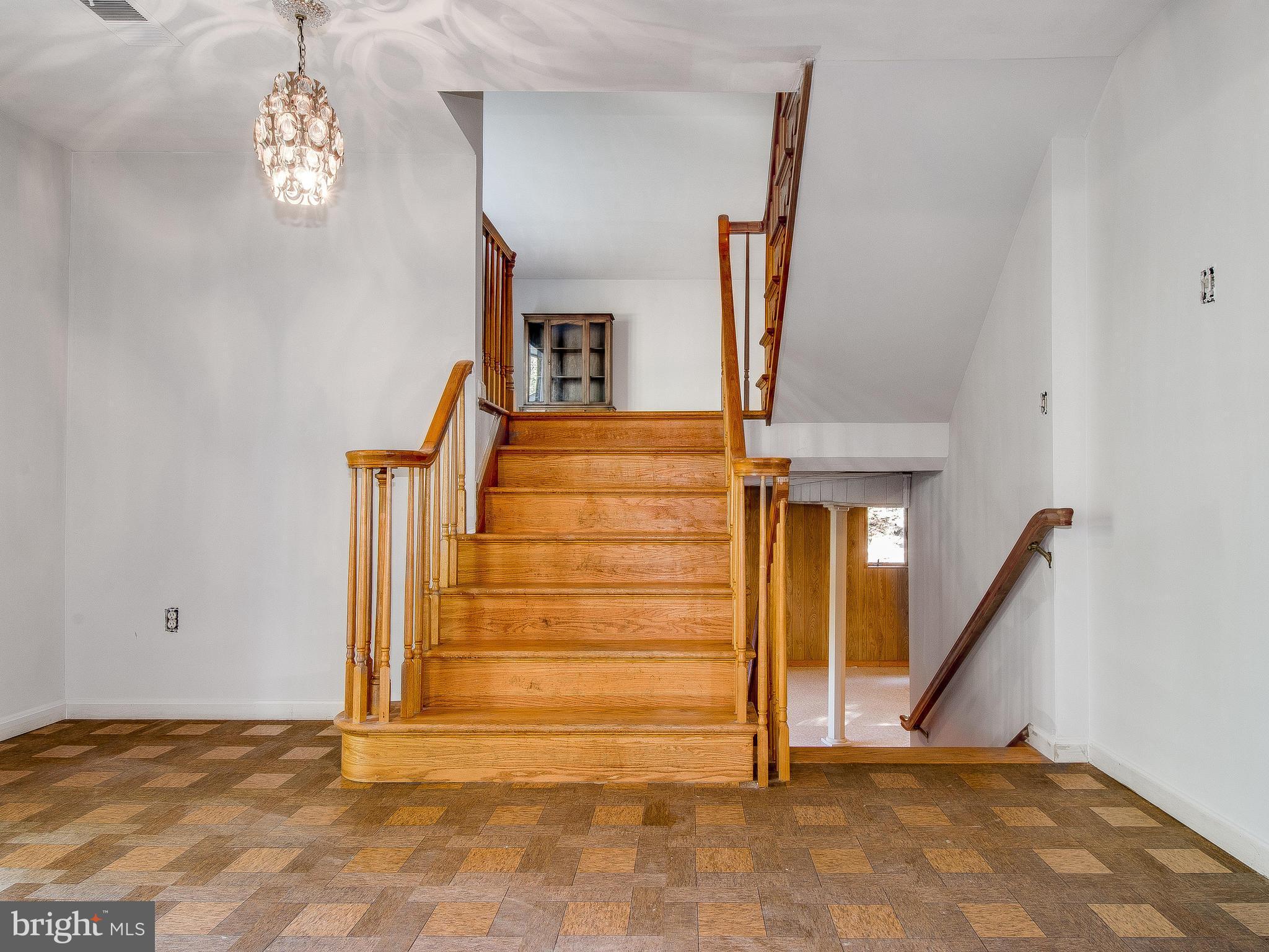 3820 Nicholson Road Westminster, MD 21157 - Photo 4 of 25 foyer