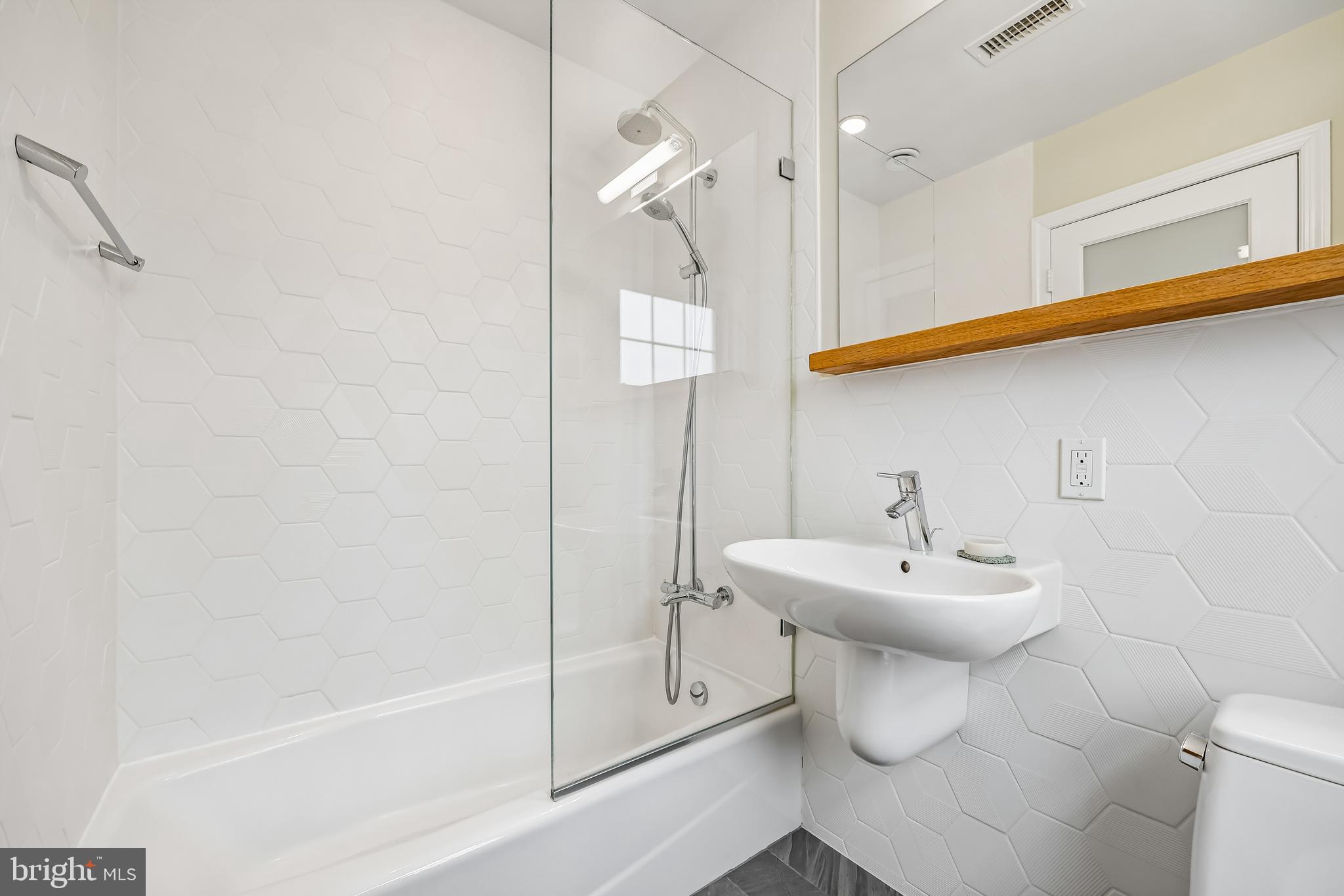 5117 Westpath Way Bethesda, MD 20816 - Photo 46 of 77 Bedroom 2 Bath