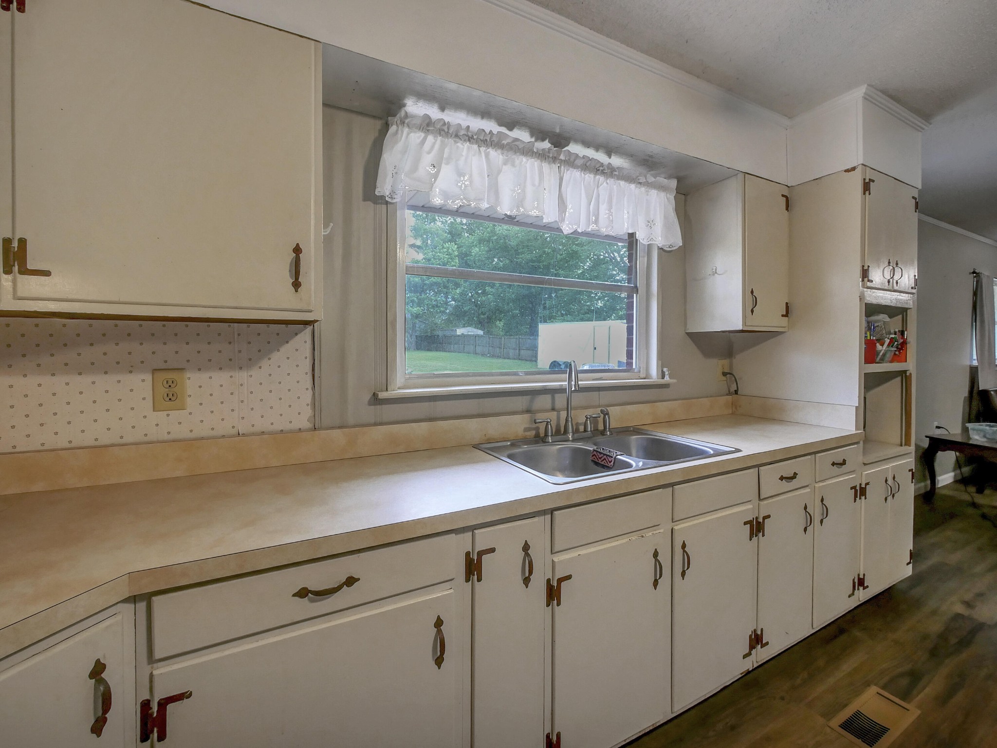 902 Lindsay Avenue Chattanooga, TN 37421 - Photo 15 of 29 a kitchen with sink and window