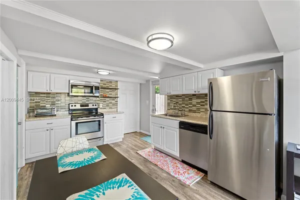 $1,700 | 2618 Monroe Street, Unit B, Hollywood, FL 33020