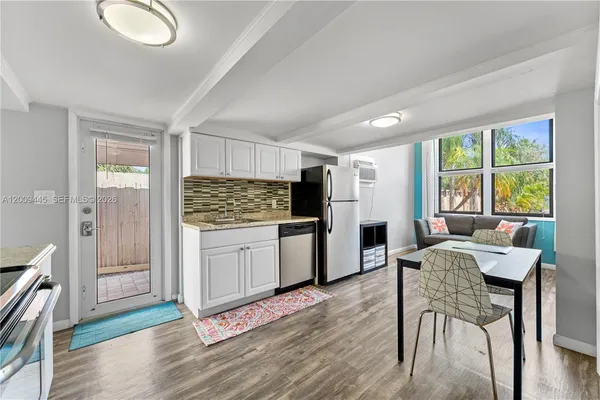 $1,700 | 2618 Monroe Street, Unit B, Hollywood, FL 33020