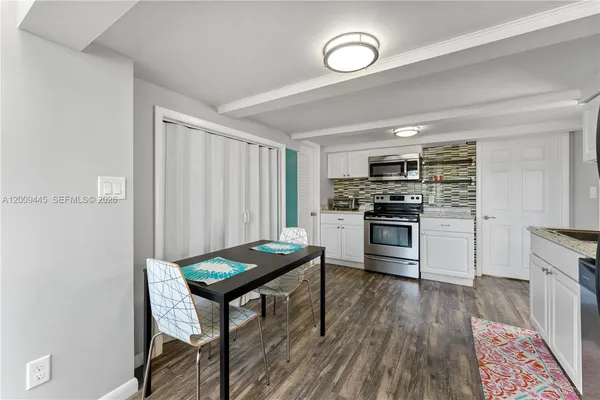 $1,700 | 2618 Monroe Street, Unit B, Hollywood, FL 33020