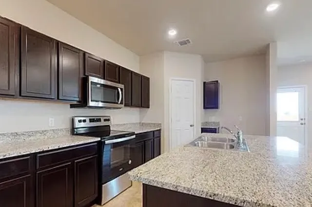 $1,850 | 8016 Front Nine Lane, Navasota, TX 77868