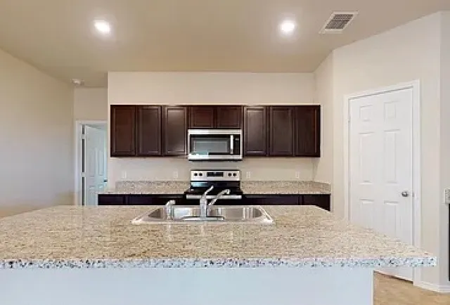 $1,850 | 8016 Front Nine Lane, Navasota, TX 77868