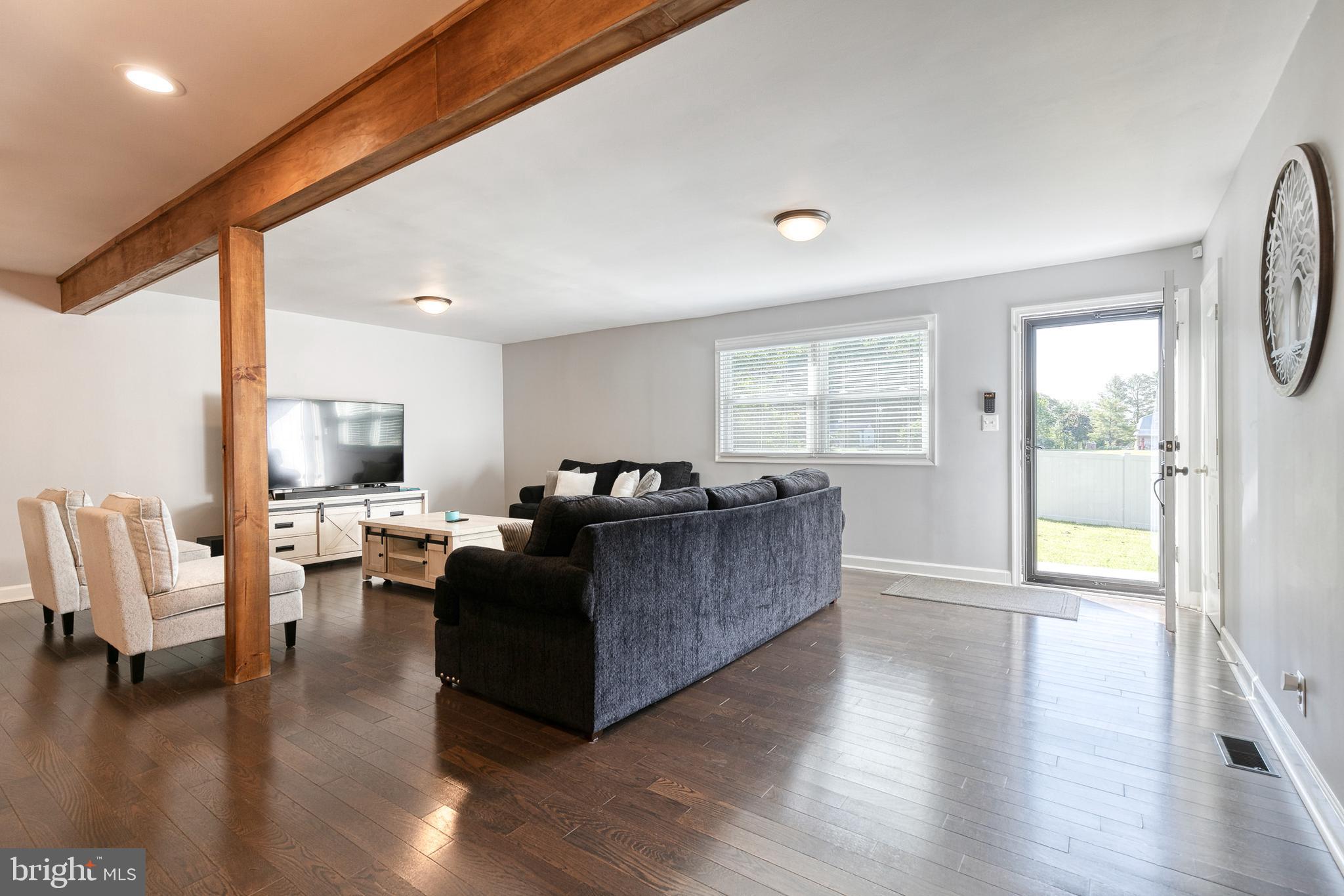 5690 Ridge Road Mount Airy, MD 21771 - Photo 4 of 39 Gallery Image 4