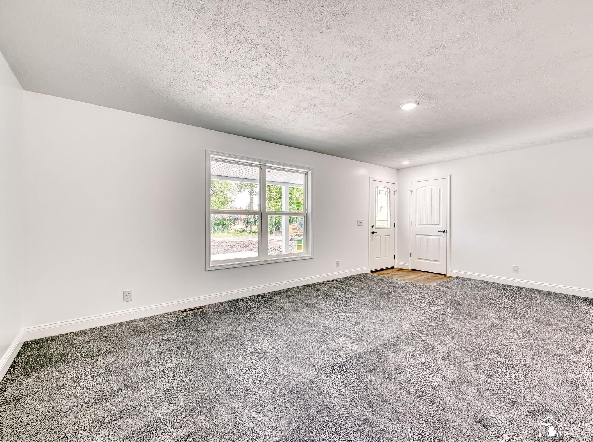 3901 Kane Road Carleton, MI 48117 - Photo 6 of 54