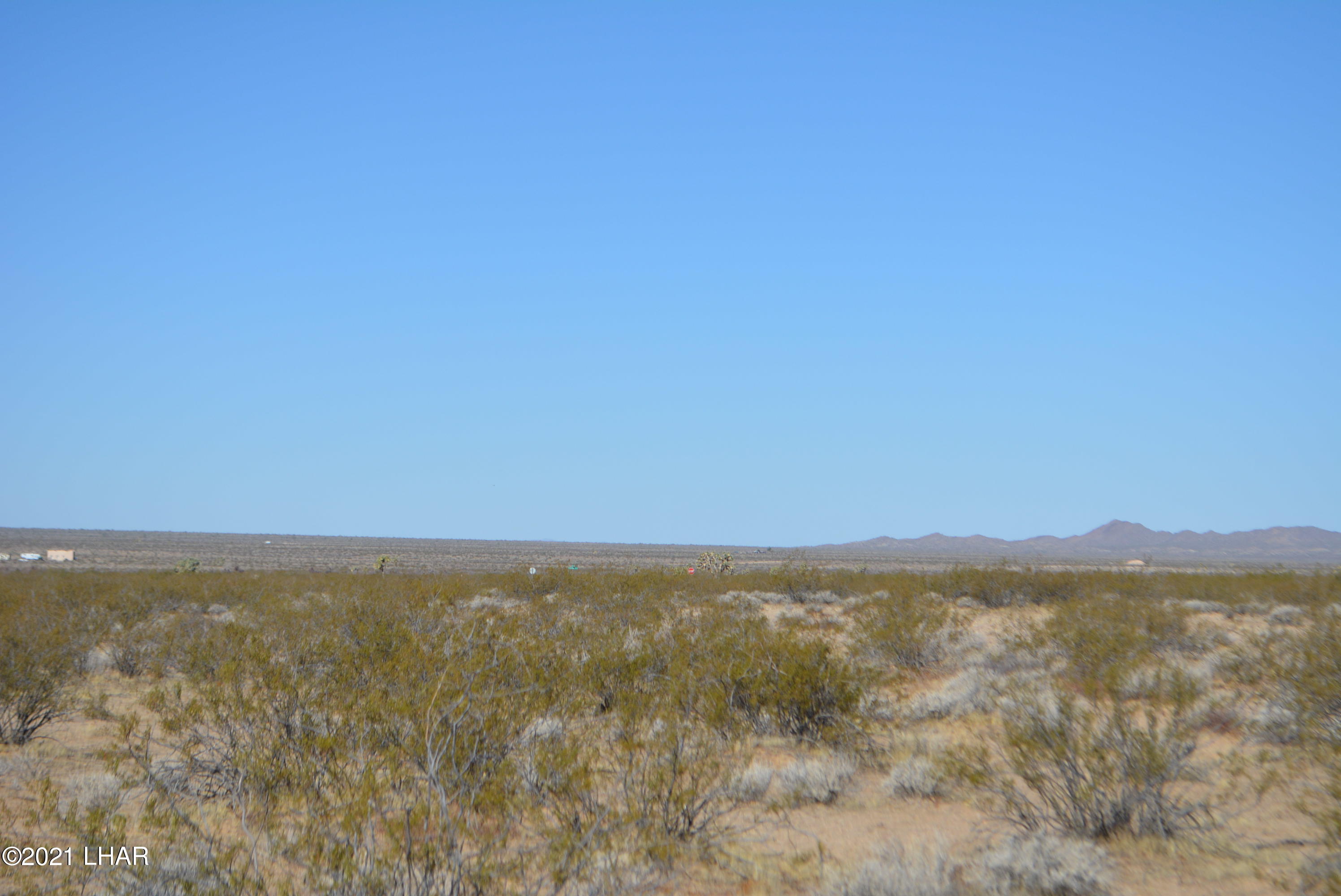 2034 South Butch Cassidy Road Yucca, AZ 86438 - Photo 11 of 29 DSC_0606
