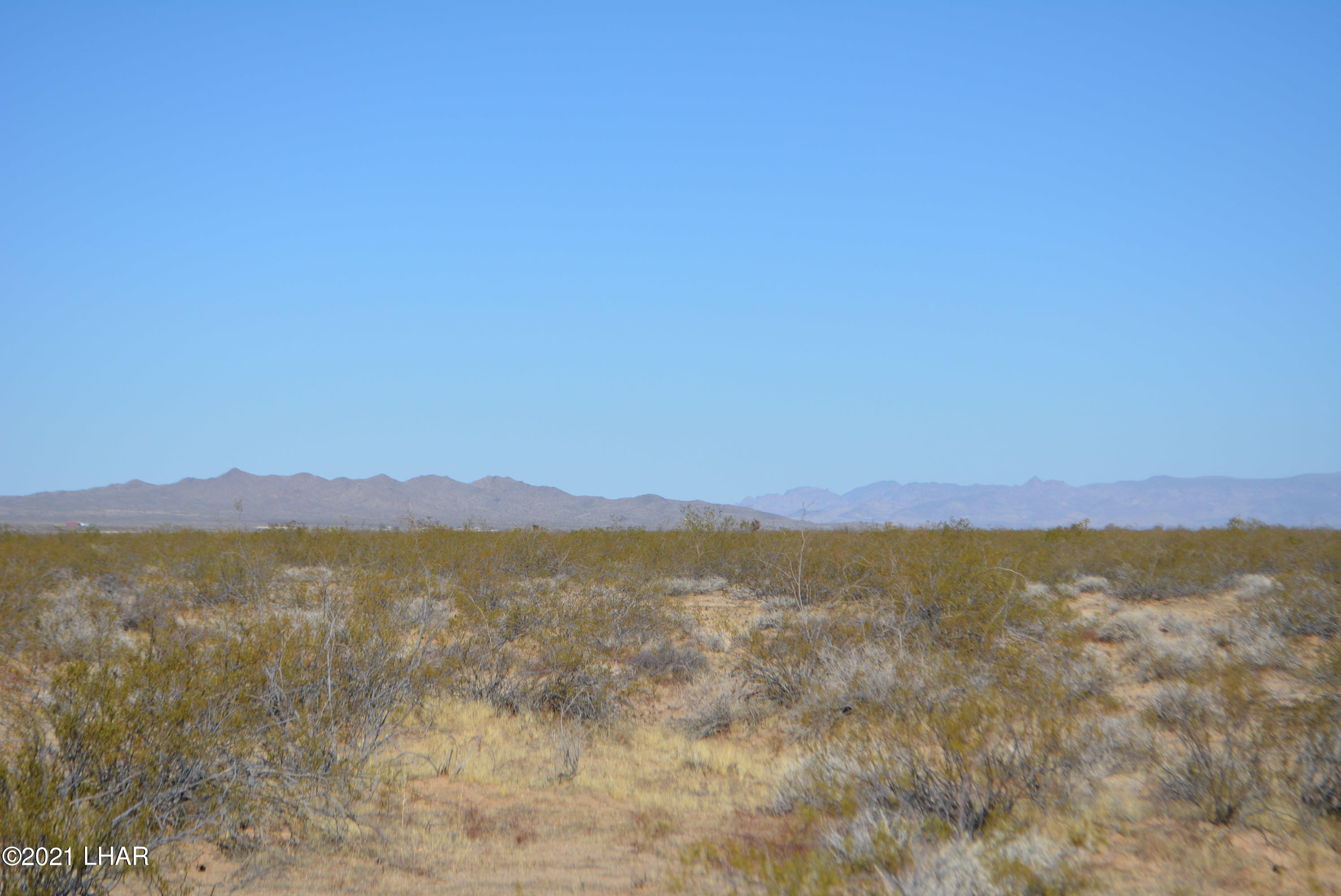 2034 South Butch Cassidy Road Yucca, AZ 86438 - Photo 13 of 29 DSC_0608