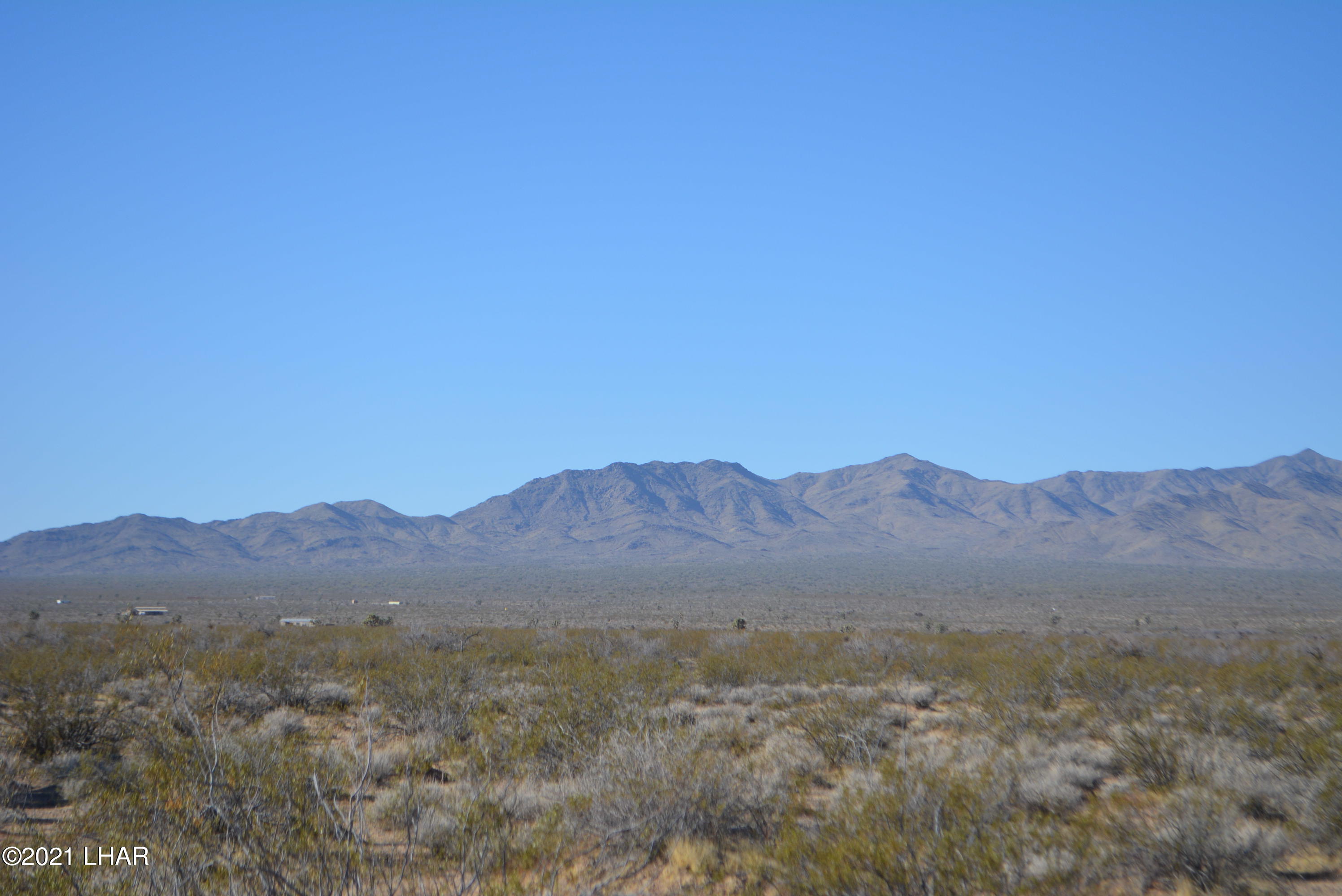2034 South Butch Cassidy Road Yucca, AZ 86438 - Photo 5 of 29 DSC_0600
