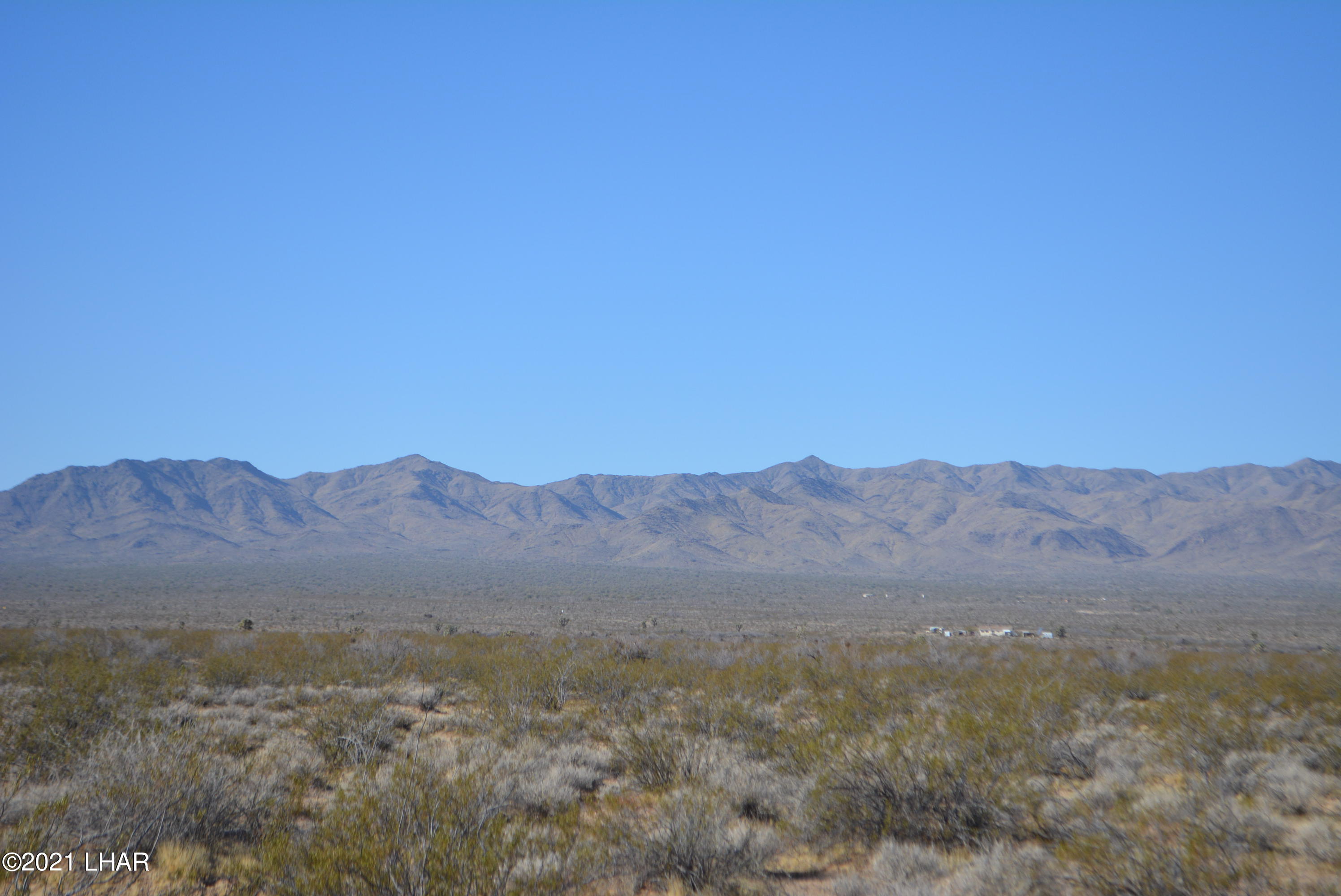 2034 South Butch Cassidy Road Yucca, AZ 86438 - Photo 6 of 29 DSC_0601
