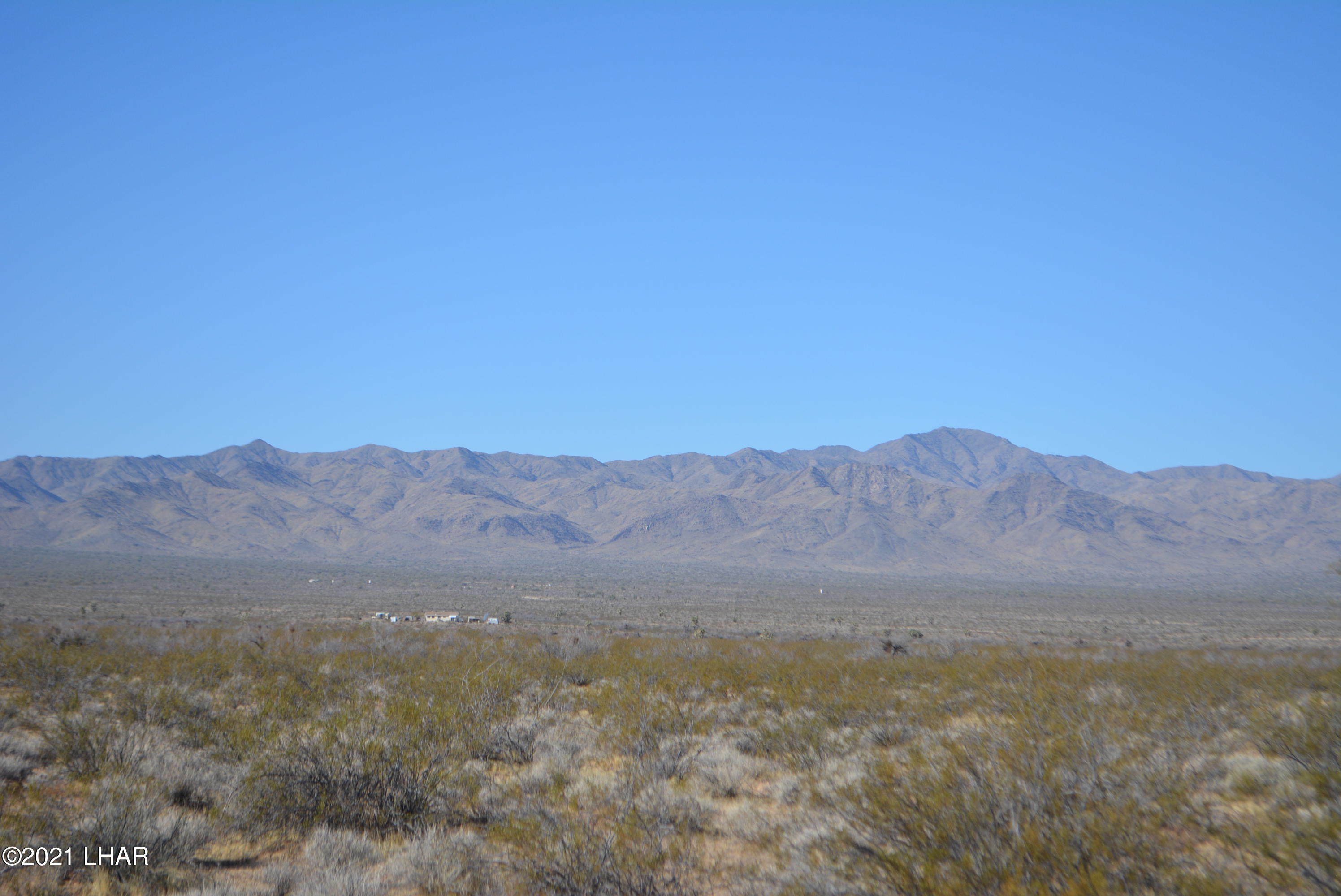 2034 South Butch Cassidy Road Yucca, AZ 86438 - Photo 7 of 29 DSC_0602