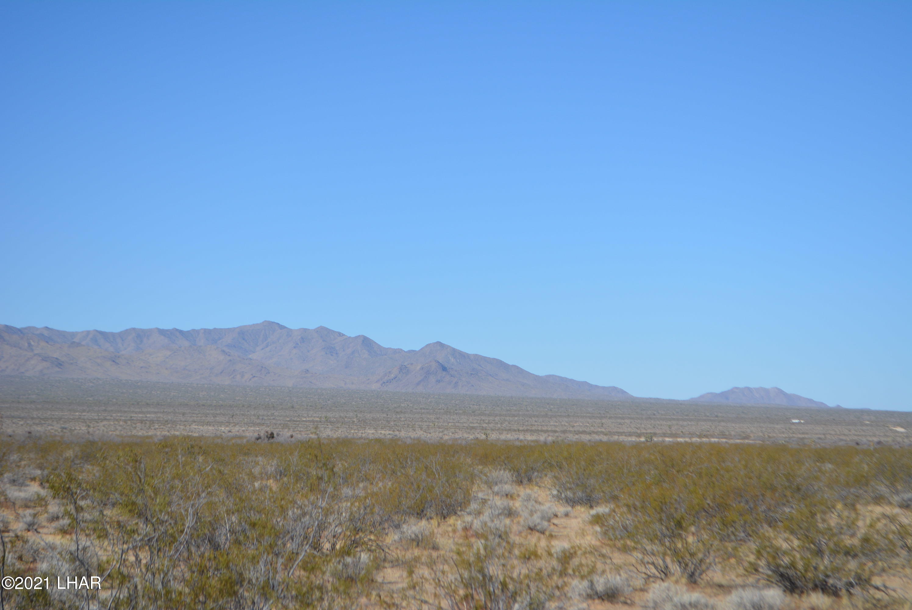 2034 South Butch Cassidy Road Yucca, AZ 86438 - Photo 9 of 29 DSC_0604