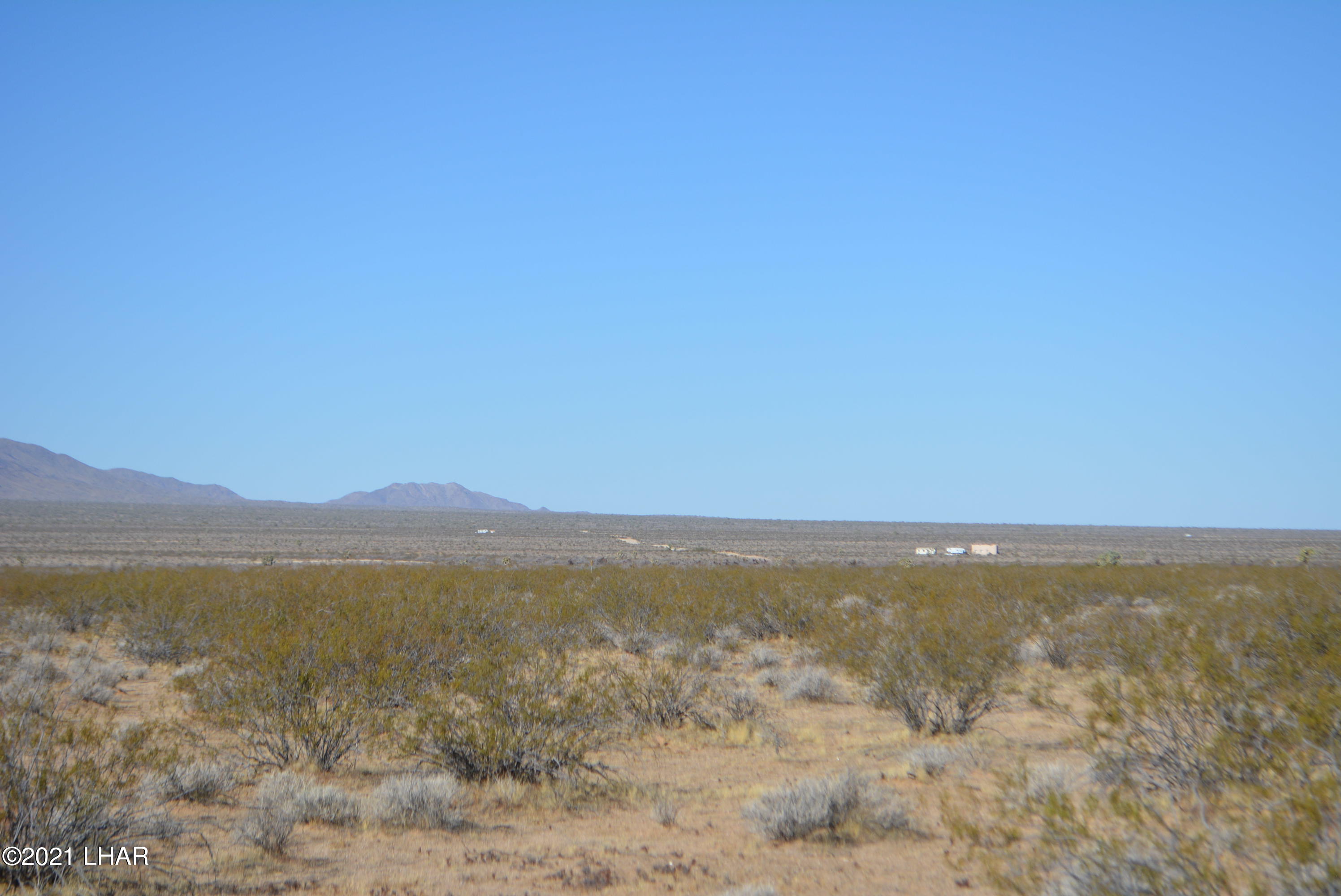 2034 South Butch Cassidy Road Yucca, AZ 86438 - Photo 10 of 29 DSC_0605