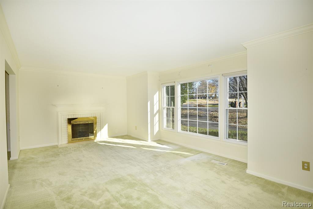 32855 Old Post Road Franklin, MI 48025 - Photo 5 of 36