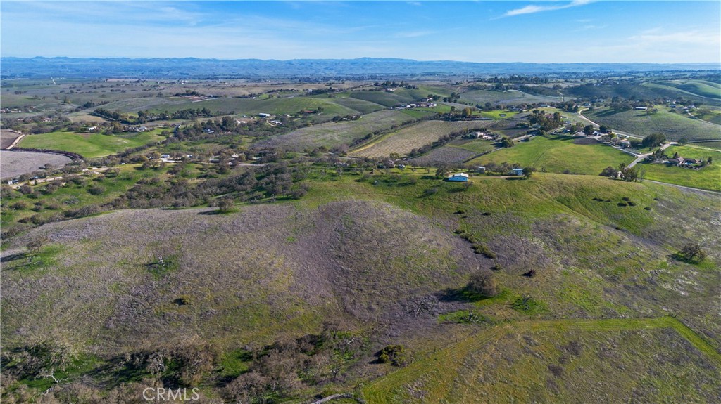 930 Windwood Road Paso Robles, CA 93446 - Photo 15 of 67 an aerial view of greenery