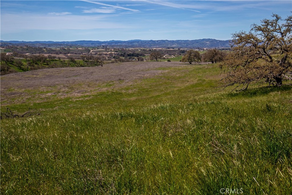 930 Windwood Road Paso Robles, CA 93446 - Photo 41 of 67 a view of an ocean and mountain