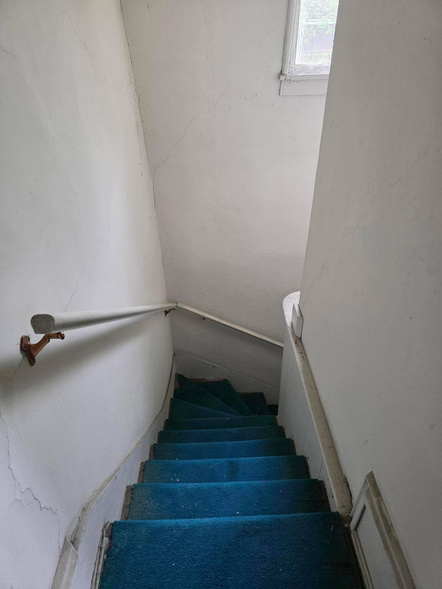 195 North Monroe Avenue Columbus, OH 43203 - Photo 9 of 14 back stair way