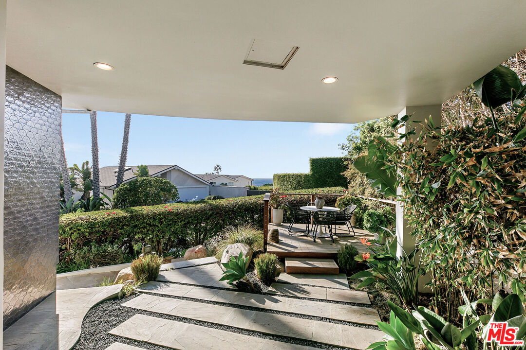 31558 Victoria Point Road Malibu, CA 90265 - Photo 49 of 55