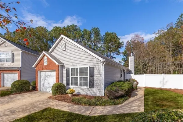 $1,900 | 211 Daventry Way, Woodstock, GA 30188