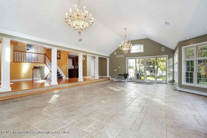 63 Lone Oak Road Middletown, NJ 07748 - Photo 13 of 31 20181102174413333612000000-o
