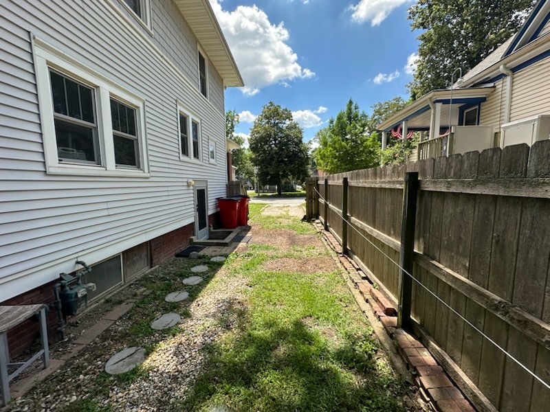 606 West Springfield Avenue Champaign, IL 61820 - Photo 2 of 15