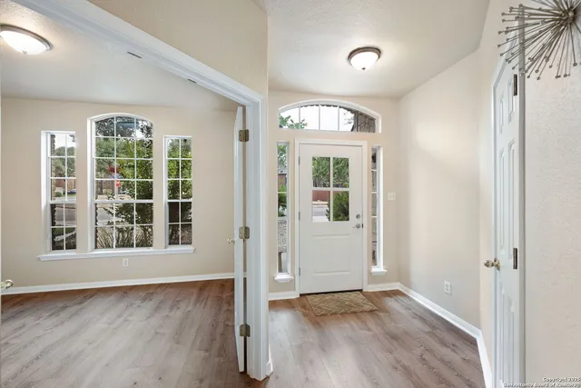 $319,900 | 1905 Walter Raleigh, Windcrest, TX 78239