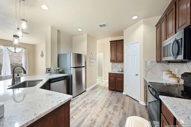 $319,900 | 1905 Walter Raleigh, Windcrest, TX 78239