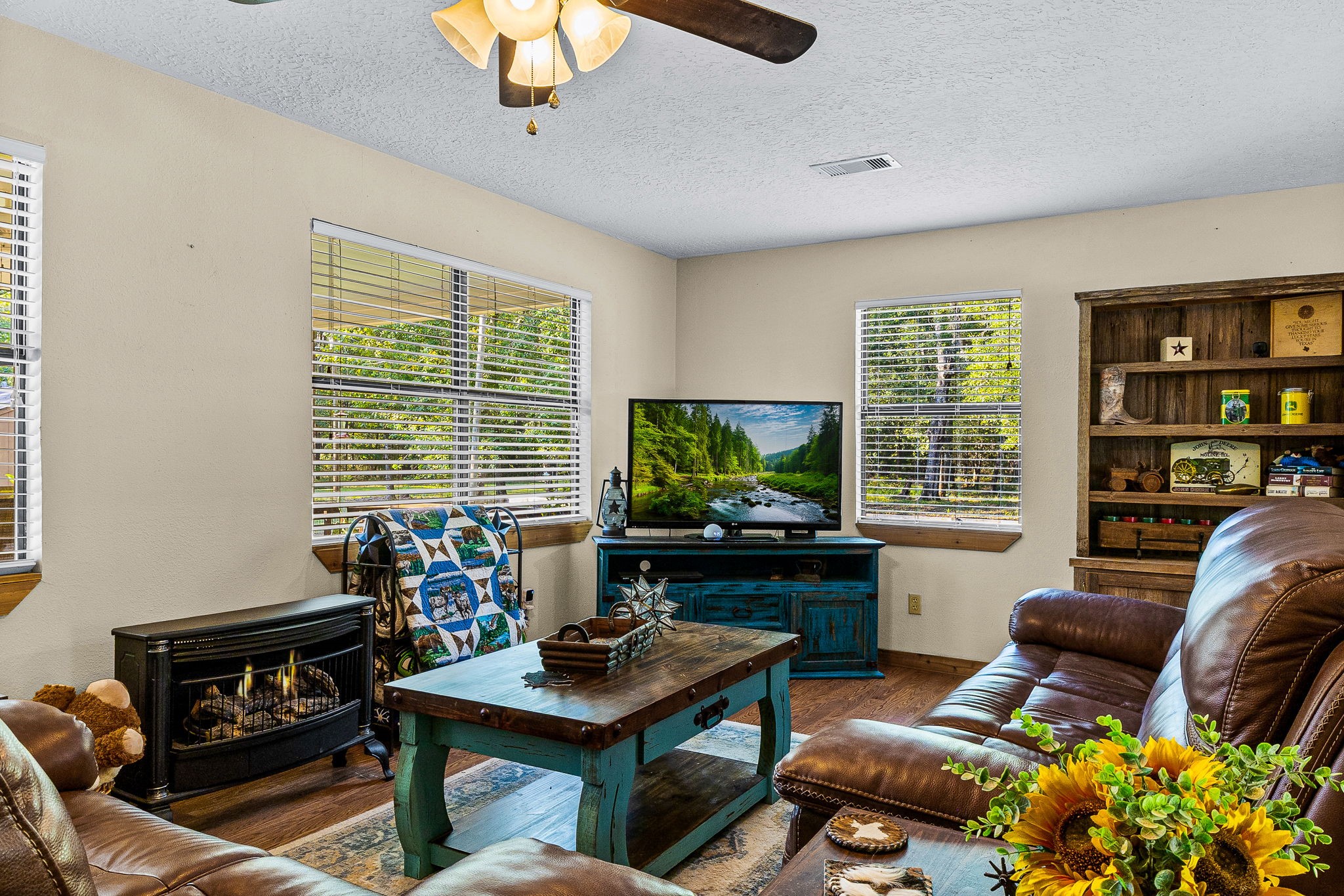 834 County Road Goodrich, TX 77335 - Photo 6 of 50 Gallery Image 6