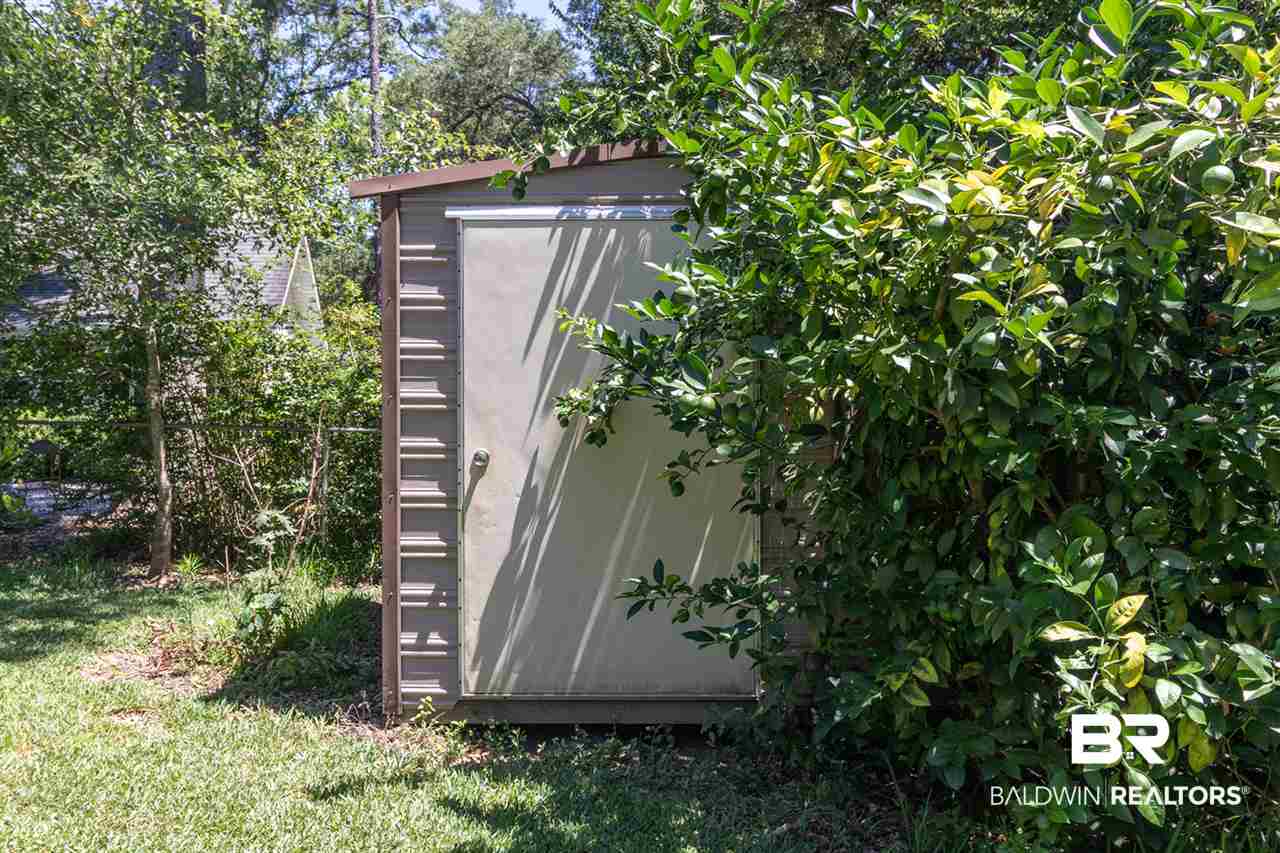 10096 Pineview Drive Foley, AL 36535 - Photo 8 of 10 Storage Shed