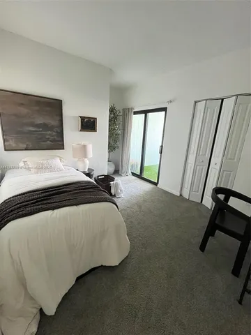 $3,300 | 2526 Pierce Street, Unit 12, Hollywood, FL 33020