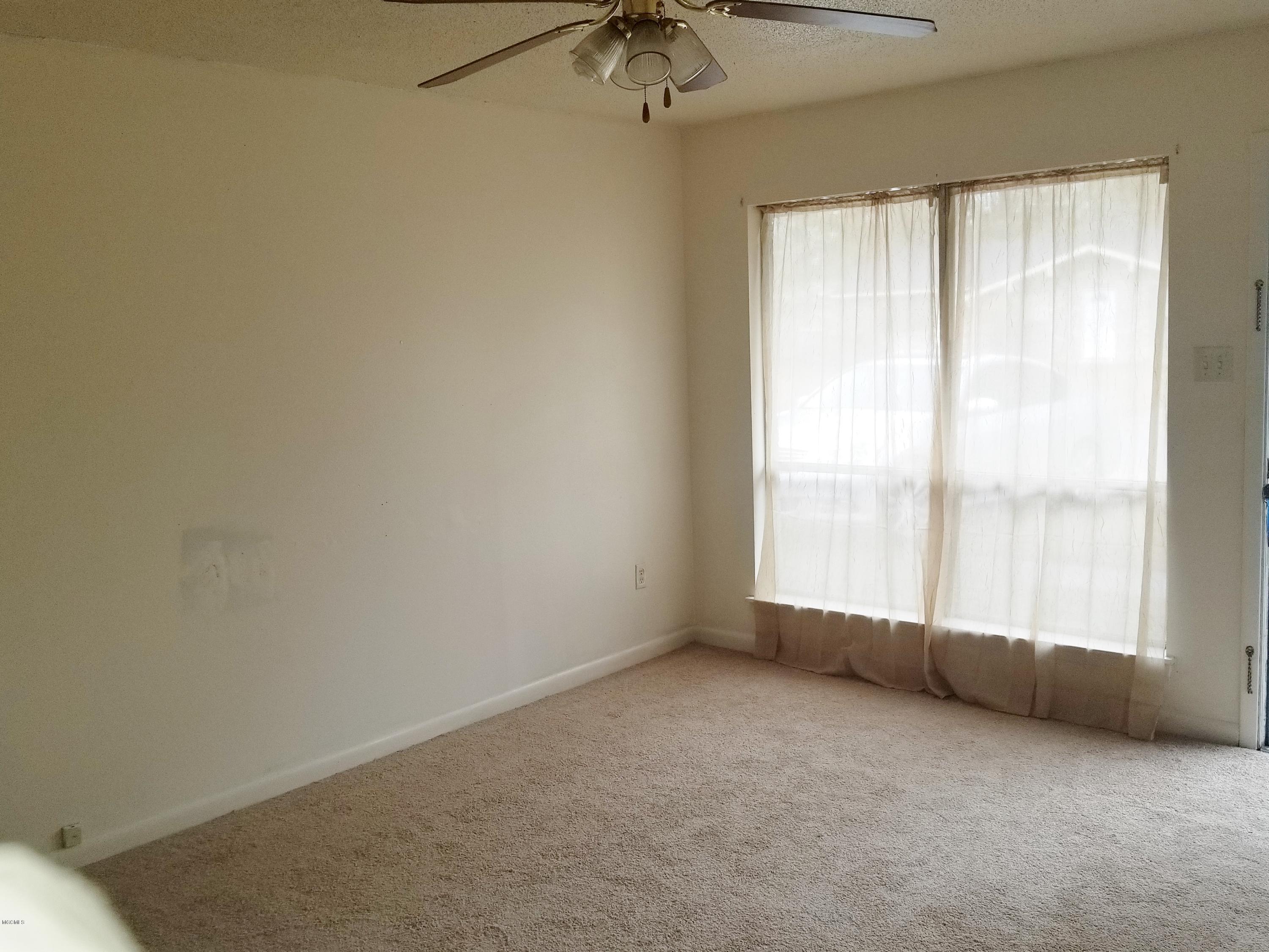 2001 C W Webb Road Gautier, MS 39553 - Photo 13 of 14 20180108_123843