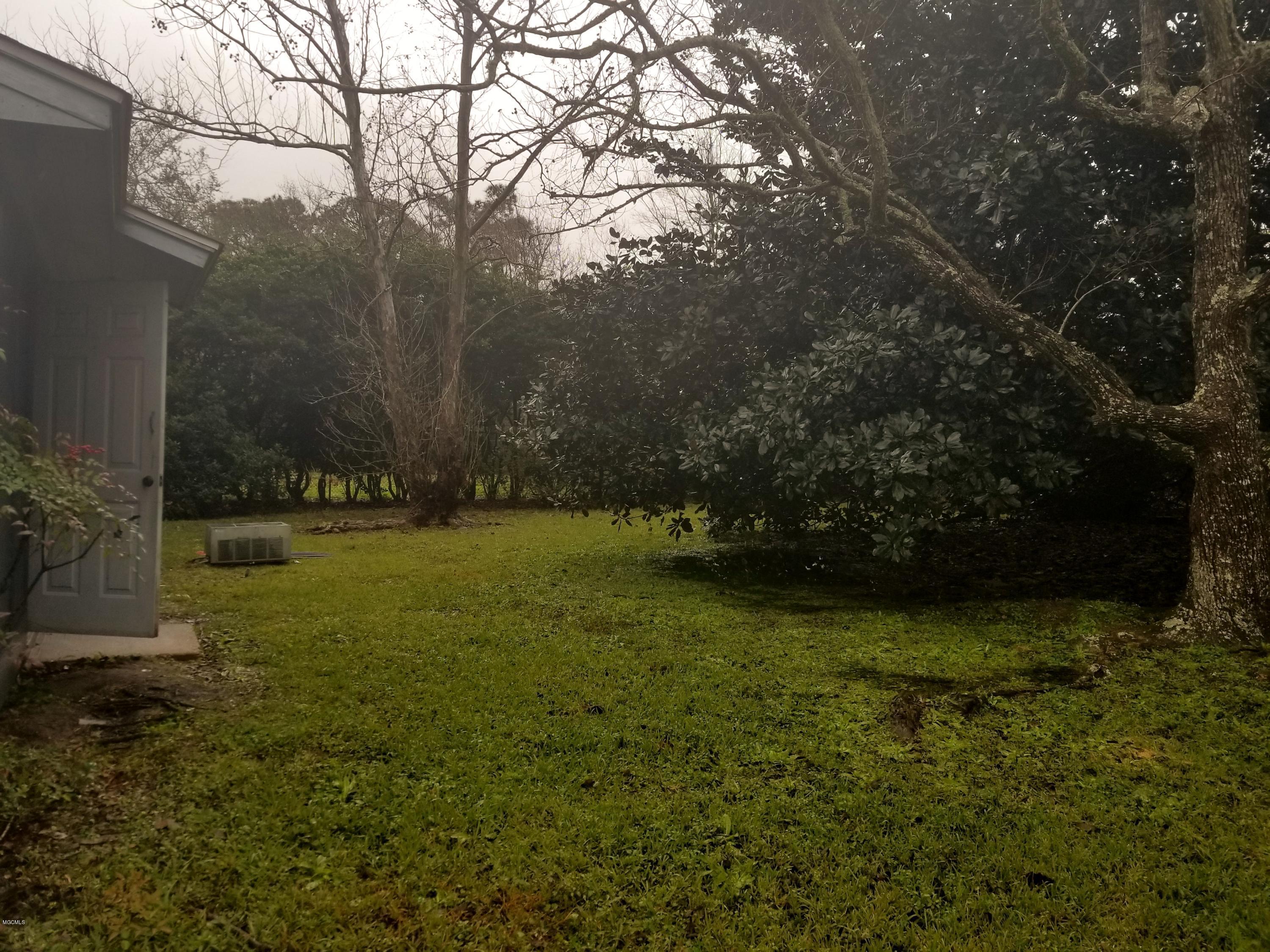 2001 C W Webb Road Gautier, MS 39553 - Photo 6 of 14 20180108_123434