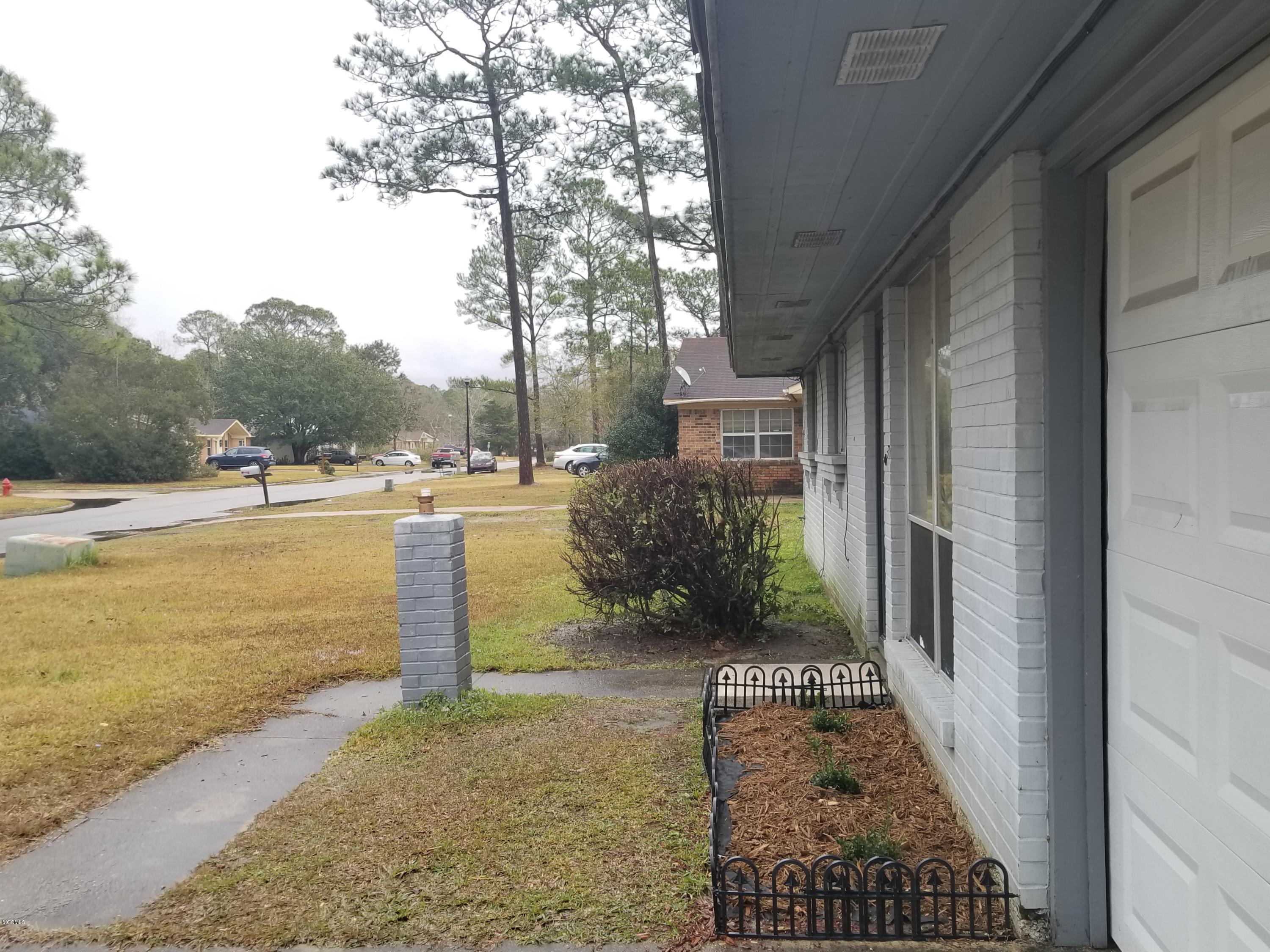 2001 C W Webb Road Gautier, MS 39553 - Photo 8 of 14 20180108_123554